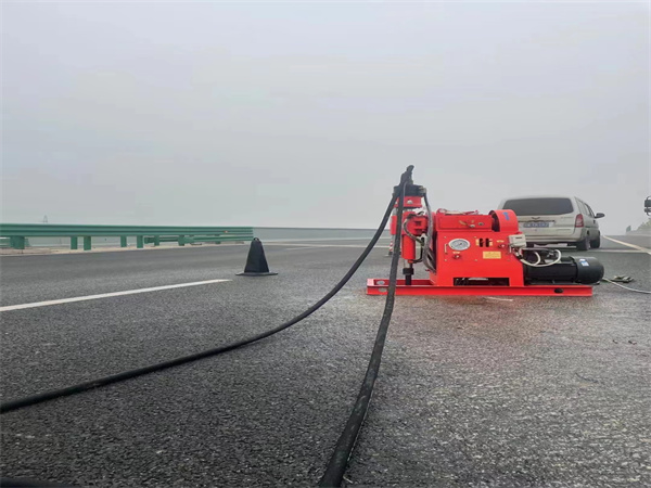 单县马路路基路面开裂下沉注浆加固灌浆